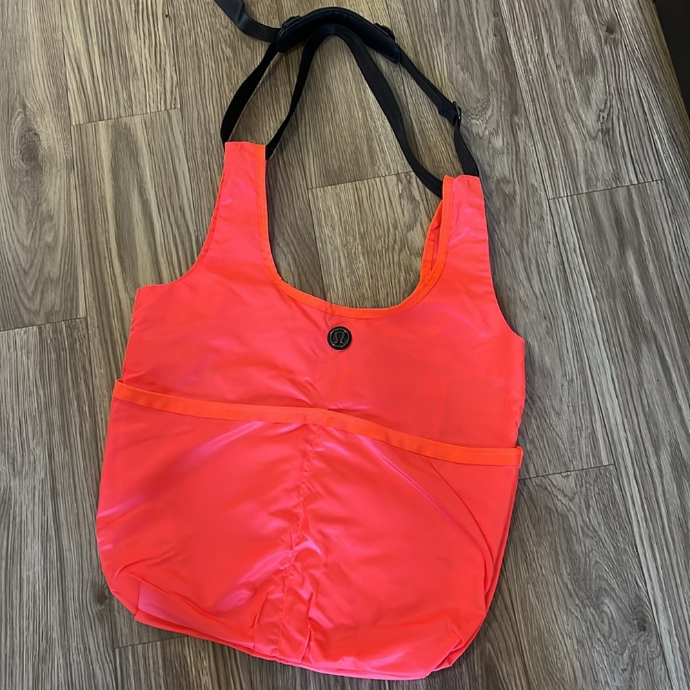 LULULEMON Post Savasana YOGA Nylon Tote Coral Neon Orange